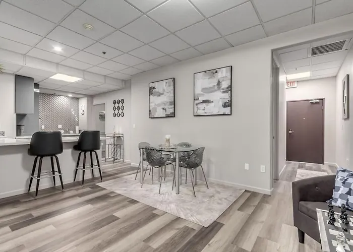 Holiday home Stylish And Prestigious - 2 Bed, 2 Bath On The Avenue Fountain Hills